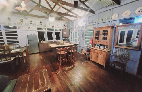 Caimital House | Discover Lakefront Casona: Perfect for Friends & Families