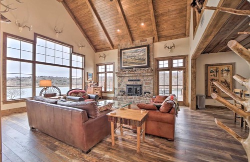 Cedar Vale House | Idyllic Lakefront Cedar Vale Lodge with Private Boat Dock