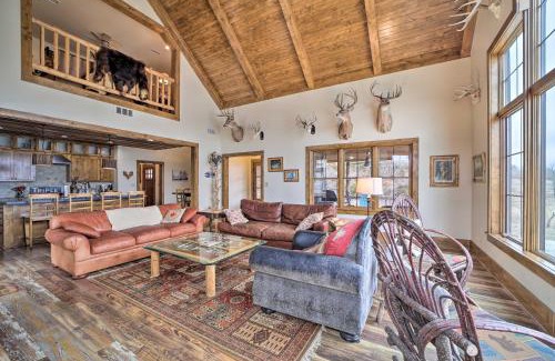 Cedar Vale House | Idyllic Lakefront Cedar Vale Lodge with Private Boat Dock