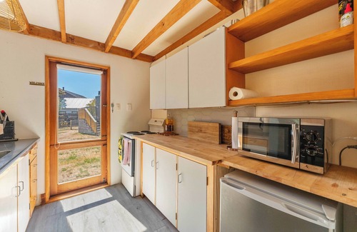 Tauranga Taupo House | Lakefront Cottage - Lake Taupo Holiday Home
