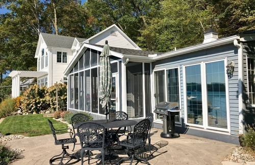 Vandalia Cottage | Lakefront Cottage on Birch Lake - Family-Friendly Retreat