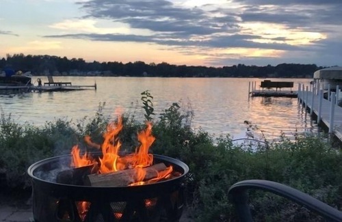 Vandalia Cottage | Lakefront Cottage on Birch Lake - Family-Friendly Retreat