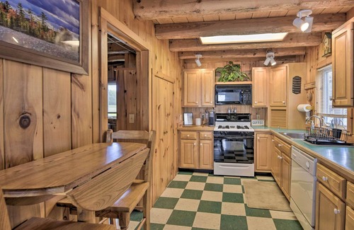 Franklin Cottage | Lakefront Cottage: Boat Dock & Screened Deck!