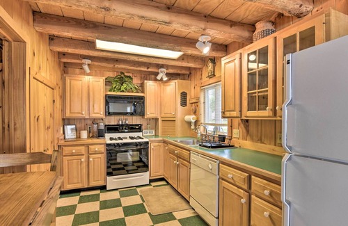 Franklin Cottage | Lakefront Cottage: Boat Dock & Screened Deck!