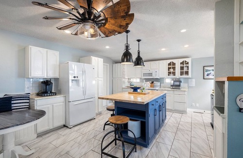 Branson Cottage | Enchanting Lakefront Cottage with Firepit at Branson SDC