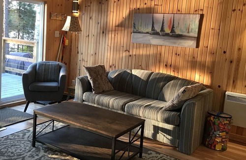 Abitibi-Temiscamingue Cottage | Lakefront cottage