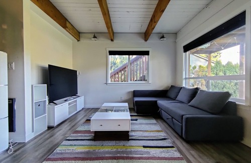 Bonney Lake Cottage | Scenic Lakefront Cottage by Crystal Mountain & Rainier