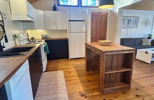 Amherst Cottage | Lakefront Cottage near Tremblant