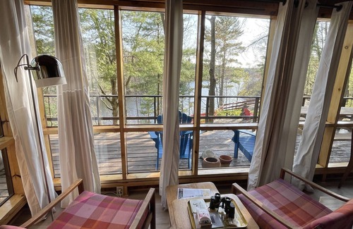 Gravenhurst Cottage | Tranquil Lakefront Cottage on Kahshe Lake with Great Amenities