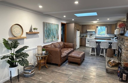 Dashwood Cottage | Lakefront Cottage with Private Beach Access and Family-Friendly Amenities