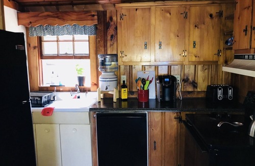 Ponds of Plymouth Cottage | Idyllic Lakefront Cottage with Beach and Dock Access