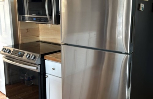 Gladwin Cabin | Lakefront cozy 2-bedroom cabin in welcoming Gladwin with WiFi, AC