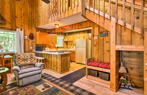 Cumberland Cabin | Lakefront Cumberland Cabin: Fire Pit & Dock Access Await!