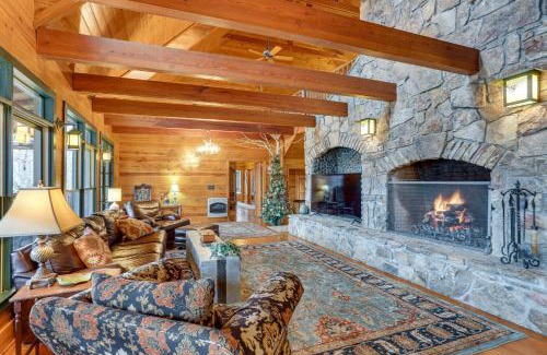 Mentone House | Beautiful Lakefront Mentone Home with Game Room & Hot Tub!