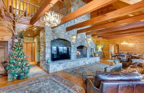Mentone House | Beautiful Lakefront Mentone Home with Game Room & Hot Tub!