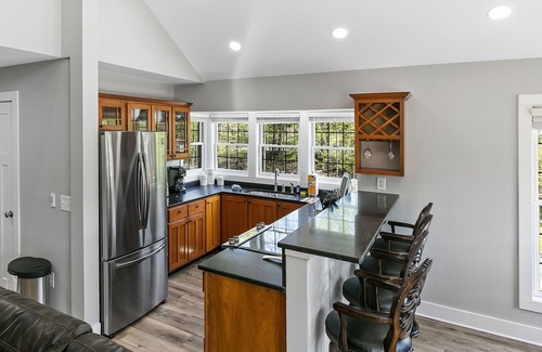 New Tazewell House | Idyllic Lakefront Getaway at Summer Breeze with Private Dock