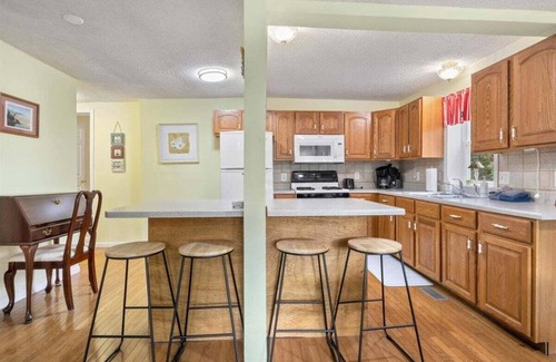 Roach House | Lakefront Escape, Sunrise Views, Boat Slip & Community Dock Access