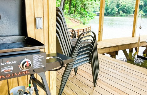 Monticello Cottage | Guest Rated 10/10: Lakefront Escape at The Little Villa