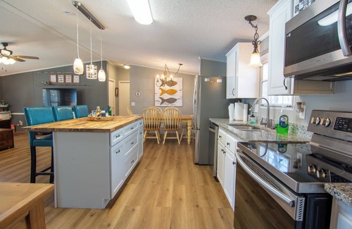 Hardwick House | Lakefront Retreat: Top-Rated Fishing and Family Amenities