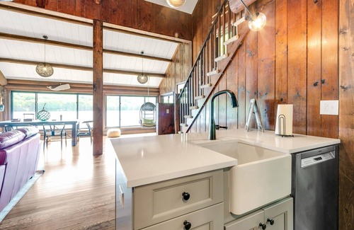 Holmes Cabin | Lakefront Retreat with Breathtaking Views Near NYC