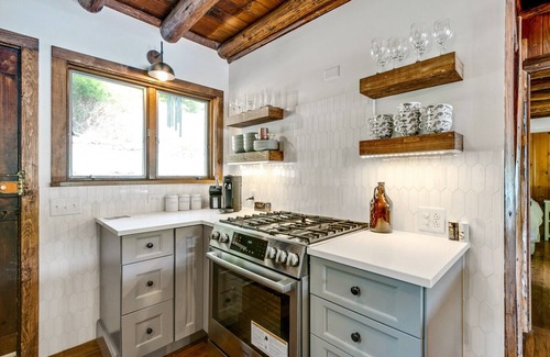 Holmes Cabin | Lakefront Retreat with Breathtaking Views Near NYC