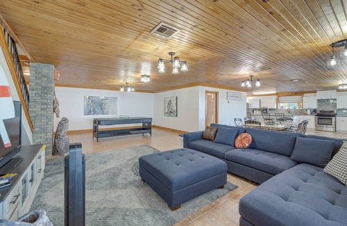 Hoyt House | Lakefront Eufaula Retreat with Dock and Private Beach