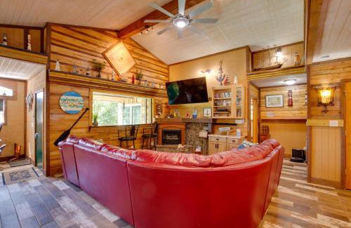 Lake Lafayette House | Lakefront Family Cabin with Patios in Odessa!