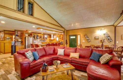 Lake Lafayette House | Lakefront Family Cabin with Patios in Odessa!