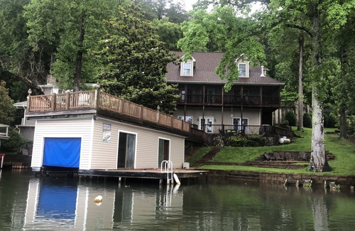 Lynn House | Family-Focused Lakefront Retreat with Pool & Ocean Views