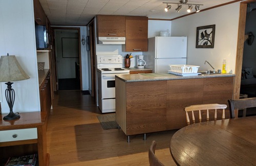 Torrance Cottage | Family-Friendly Lakefront Cottage in Muskoka - Guest Rated 9.8