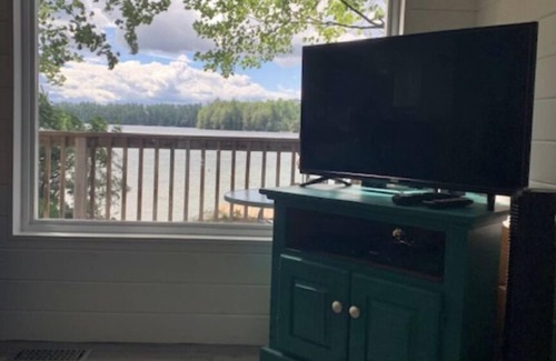 Torrance Cottage | Family-Friendly Lakefront Cottage in Muskoka - Guest Rated 9.8