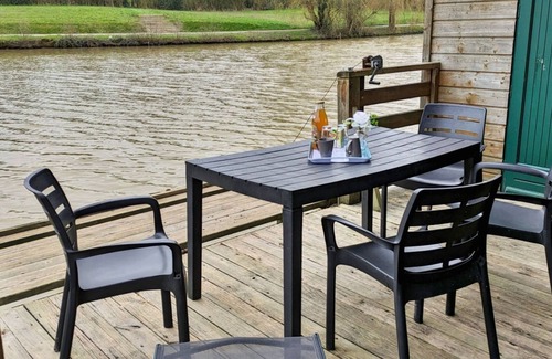Villiers-Charlemagne Cottage | Cozy Gite Villiers-Charlemagne: Pet Friendly & Family Fun