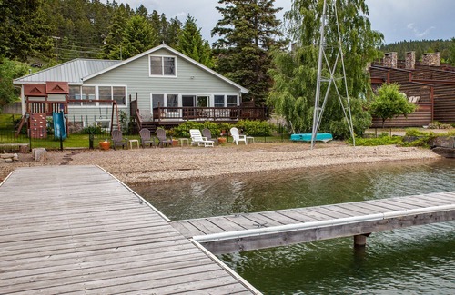 Somers House | Lakefront Retreat: Exceptional Comfort by the Water
