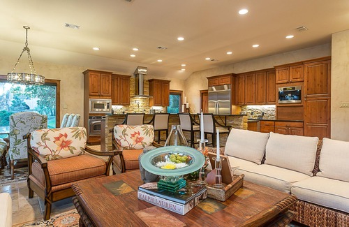 Horseshoe Bend Estates House | Idyllic Lakefront Retreat on Beautiful Lake Austin