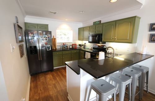 Dadeville Condo | Discover Lake Martin at Sunset Point - Rated 9.8/10!
