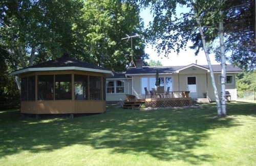 Crivitz House | Idyllic Lakefront Retreat on Beautiful Lake Noquebay