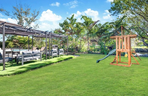 Ludlam House | Lakefront Getaway w/Pool, BBQ & Playground
