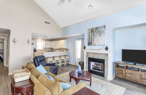 Dadeville Condo | Discover Lakes & Land at Sunset Point: Pool and Ocean Views