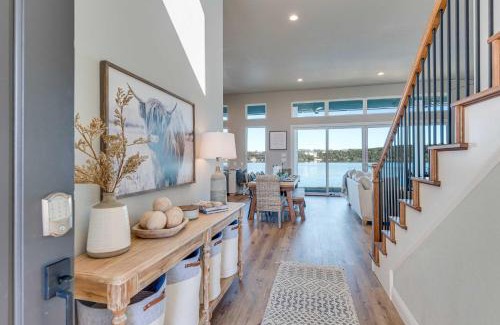 Granbury House | Relaxing Lakefront Granbury Retreat with Patio & Fire Pit
