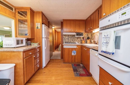 Wise House | Discover Great Dock: Kayak, Pet-Friendly Retreat with Views