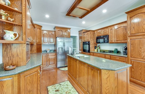 Reed Creek House | Premier Lakefront Hartwell Retreat with Deck & Spa Amenities