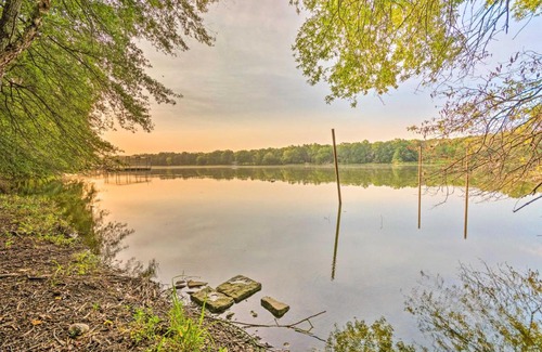 Scranton House | Lakefront Getaway in Scranton with Ocean Views & Deck
