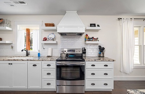 Branson West House | Lakefront Escape in Branson West: Top-Rated Family Retreat