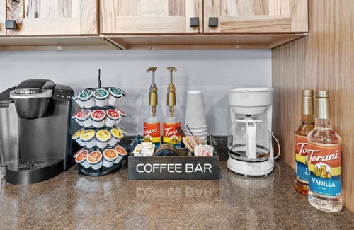 Hancock House | Lakefront Retreat with Hot Tub & Ocean Views near McLain Park