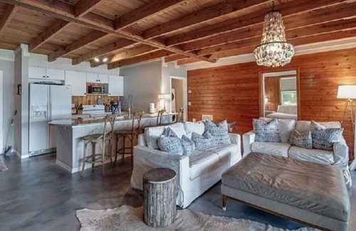 Silver Springs House | Pet-Friendly Lakefront Retreat in Silver Springs, FL