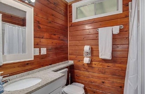 Silver Springs House | Pet-Friendly Lakefront Retreat in Silver Springs, FL