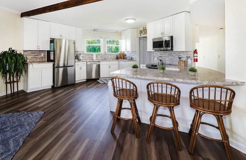 Fedhaven House | Experience Breathtaking Lakefront Views and Family-Friendly Fun!