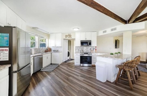 Fedhaven House | Experience Breathtaking Lakefront Views and Family-Friendly Fun!