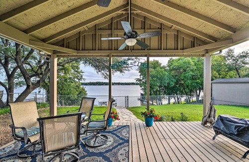 Granbury House | Lakefront Retreat Near Historic Granbury, Family & Pet Friendly