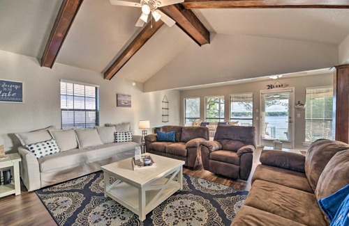 Granbury House | Lakefront Retreat Near Historic Granbury, Family & Pet Friendly